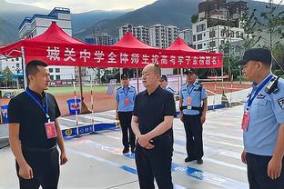 乔治：今日我没找到比赛节奏 球队投篮也陷入了挣扎